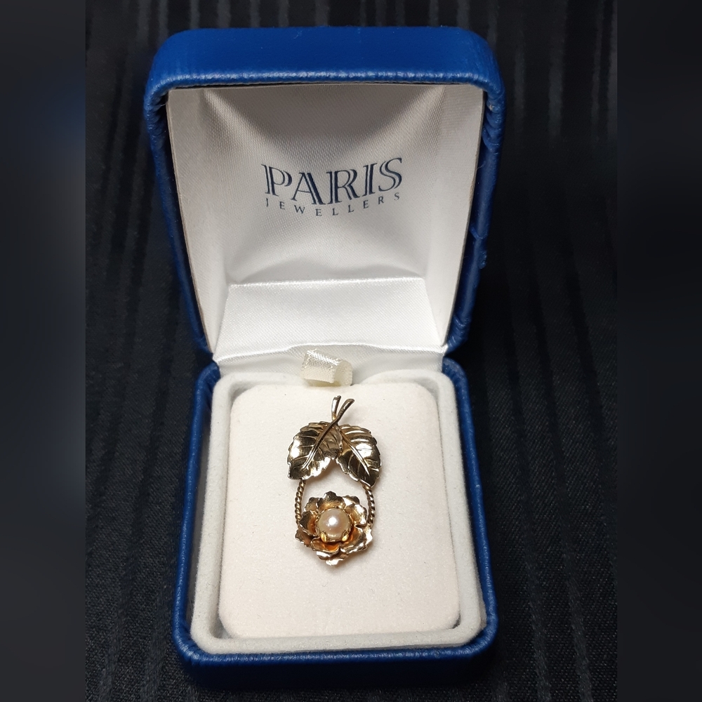 12 K Gold Fill Genuine Pearl Pendant